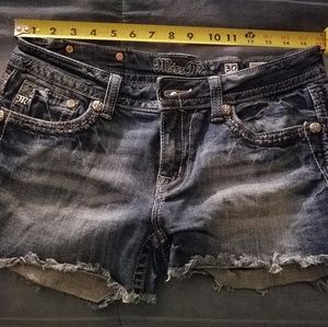 Miss Me shorts sz 30